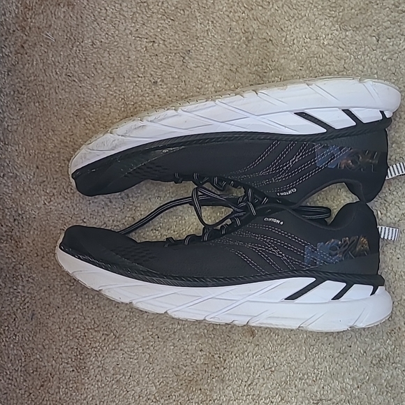 Hoka One One Clifton 6 Black and White - Picture 5 of 9